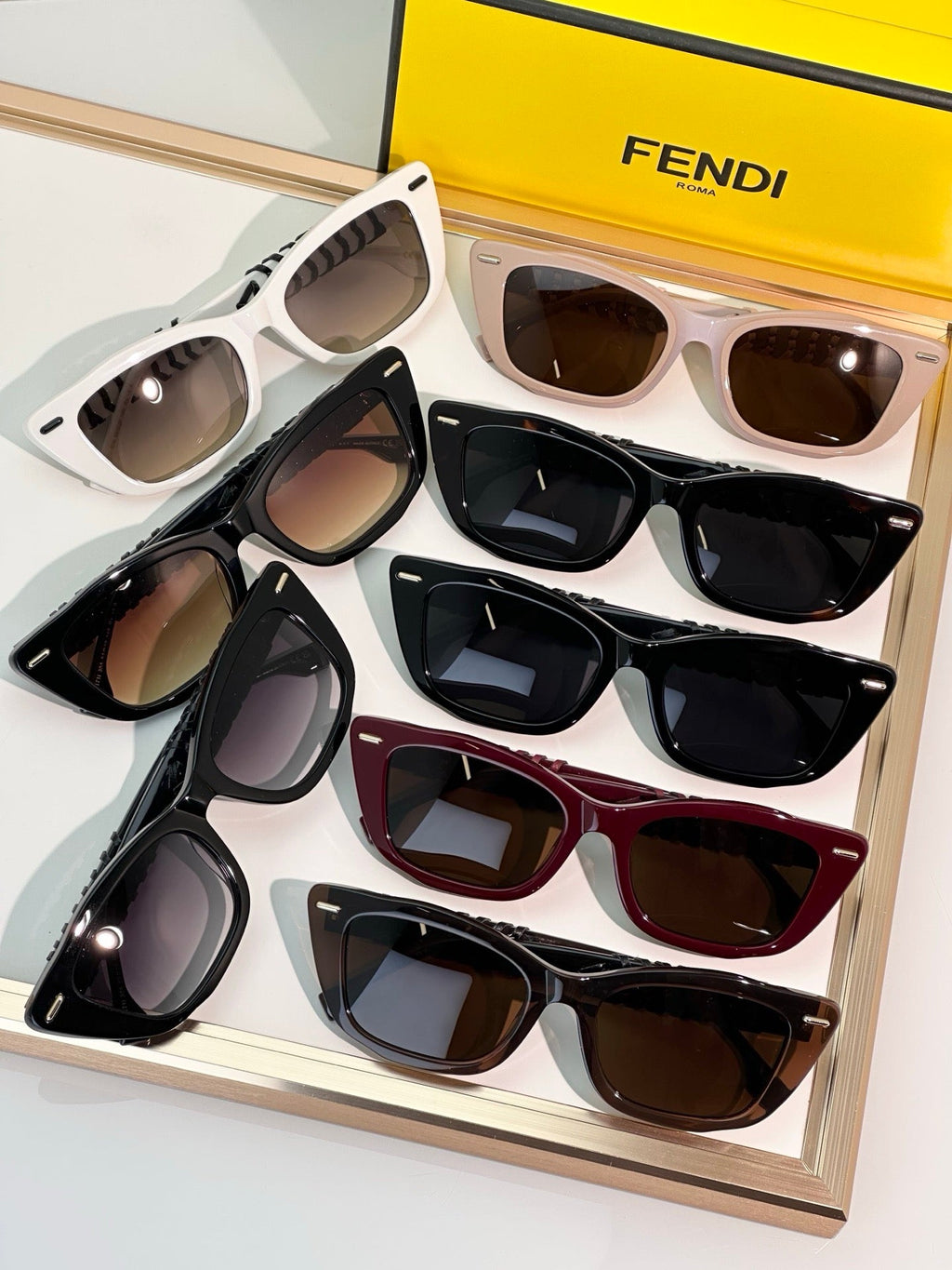 FENDI FF FENDI INTERLACE FE40171I Sunglasses✨