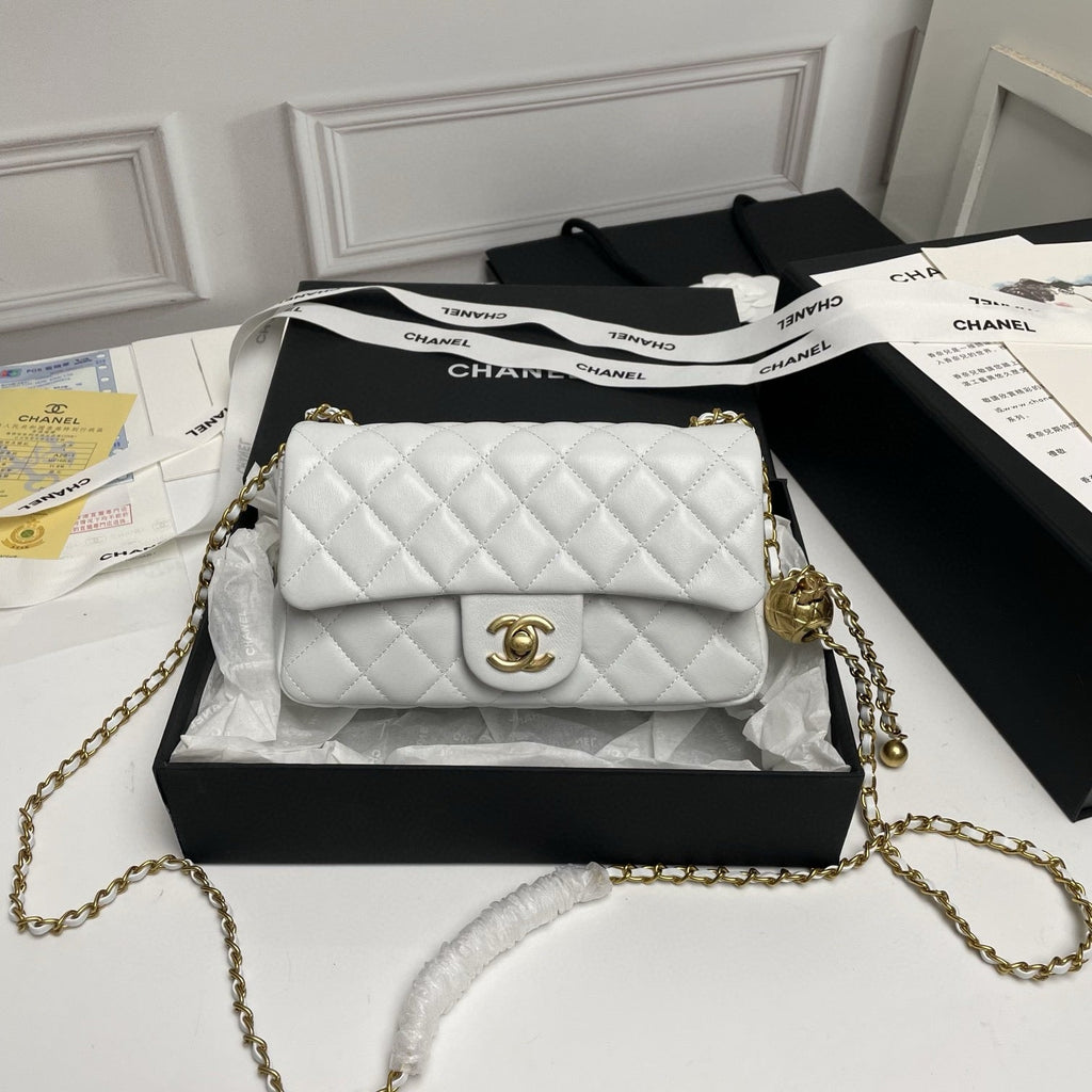 '-  CHANEL  Flap Bag Beige Gold Ball 20cm ✨