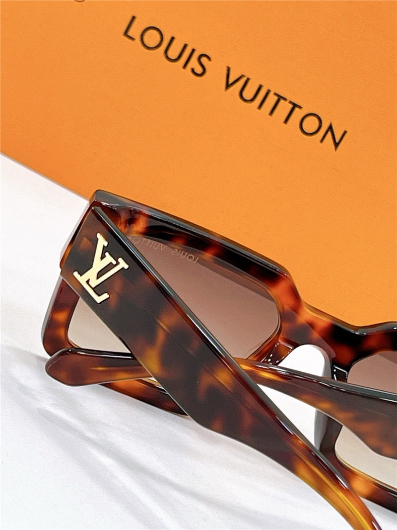 Louis Vuitton Z2125W LV Clash Square Large Sunglasses ✨