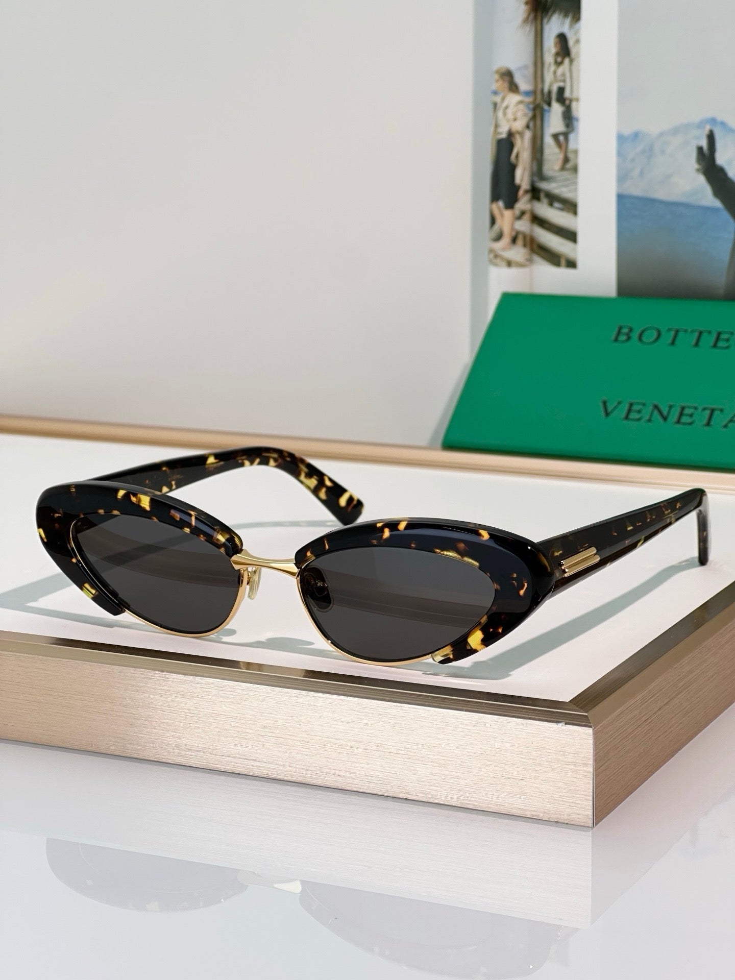 BOTTEGA VENETA BV1387 Women's  Sunglasses💚